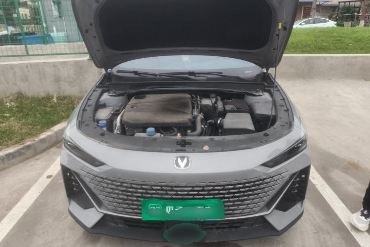 Used CHANGAN UNI-V 2022 1.5T Prestige Version Engine Bay