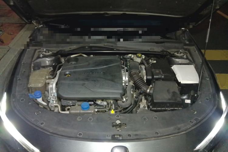 Used CHANGAN UNI-V 2022 1.5T Prestige Version Engine Bay