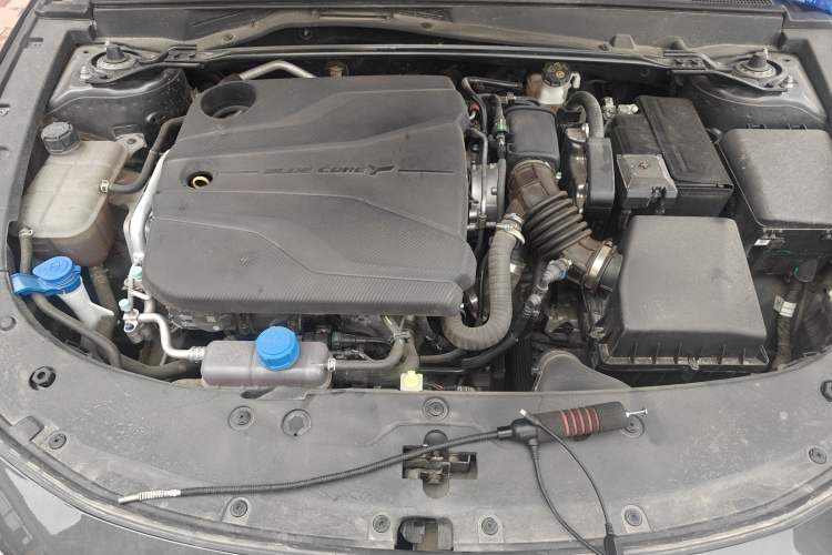 Used CHANGAN UNI-V 2022 1.5T Prestige Version Engine Bay