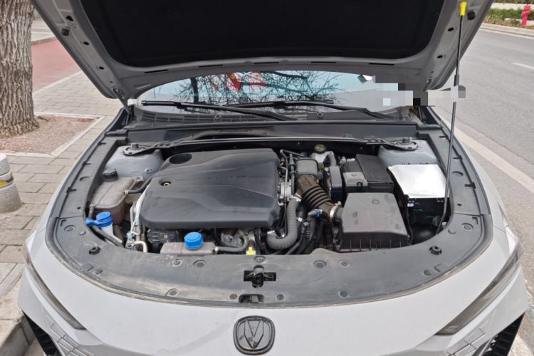 Used CHANGAN UNI-V 2022 1.5T Prestige Version Engine Bay