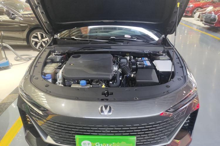Used CHANGAN UNI-V 2022 1.5T Prestige Version Engine Bay
