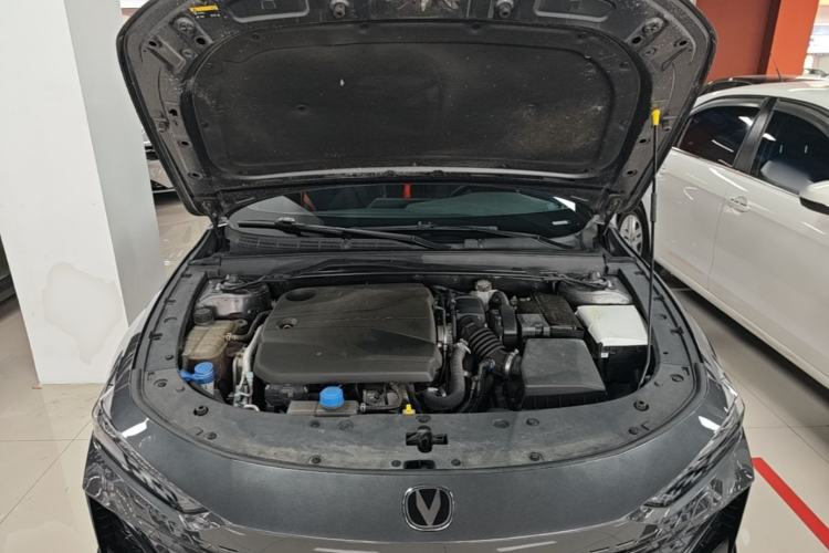 Used CHANGAN UNI-V 2022 1.5T Sport Edition Engine Bay