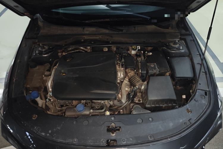 Used CHANGAN UNI-V 2022 1.5T Sport Edition Engine Bay
