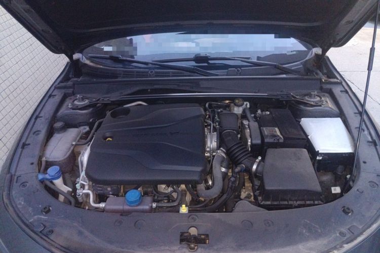 Used CHANGAN UNI-V 2022 1.5T Prestige Version Engine Bay