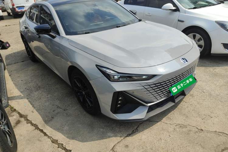 Used CHANGAN UNI-V 2022 1.5T Prestige Version Exterior 1