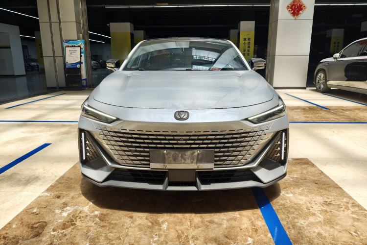 Used CHANGAN UNI-V 2022 1.5T Prestige Version Exterior 1