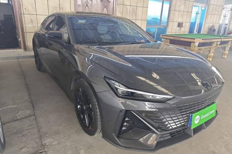 Used CHANGAN UNI-V 2022 1.5T Prestige Version Exterior 1