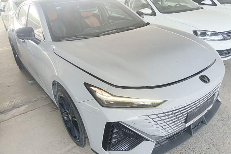 Used CHANGAN UNI-V 2022 1.5T Prestige Version Exterior 1
