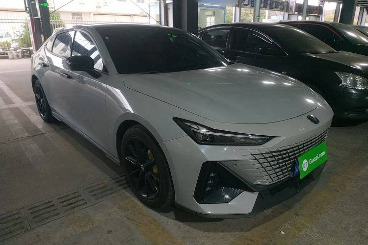 Used CHANGAN UNI-V 2022 1.5T Prestige Version Exterior 1