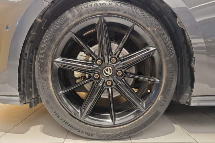 Used CHANGAN UNI-V 2022 1.5T Smart Navigation Version Exterior 12