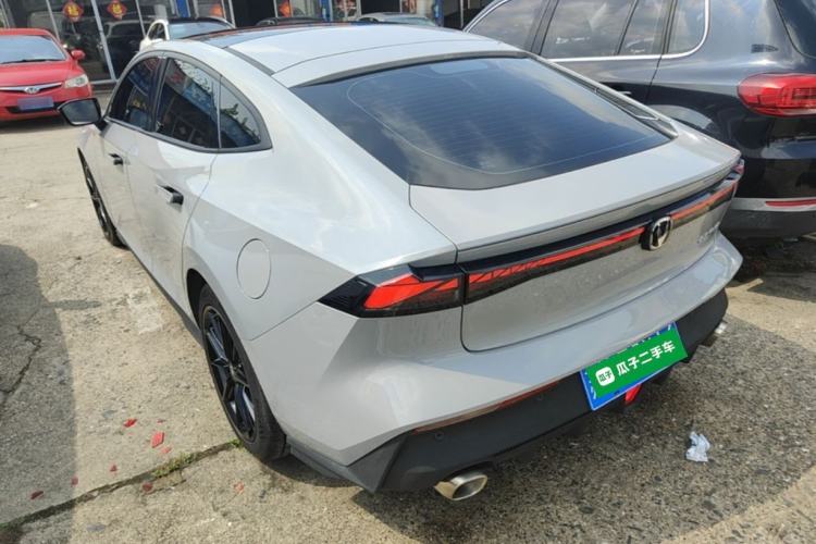 Used CHANGAN UNI-V 2022 1.5T Prestige Version Exterior 2