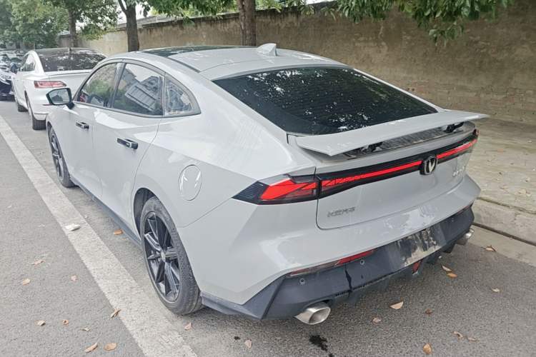 Used CHANGAN UNI-V 2022 1.5T Prestige Version Exterior 2