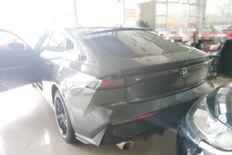 Used CHANGAN UNI-V 2022 1.5T Prestige Version Exterior 2
