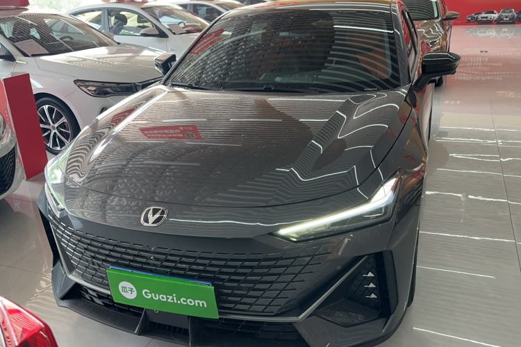 Used CHANGAN UNI-V 2022 1.5T Prestige Version Exterior 2