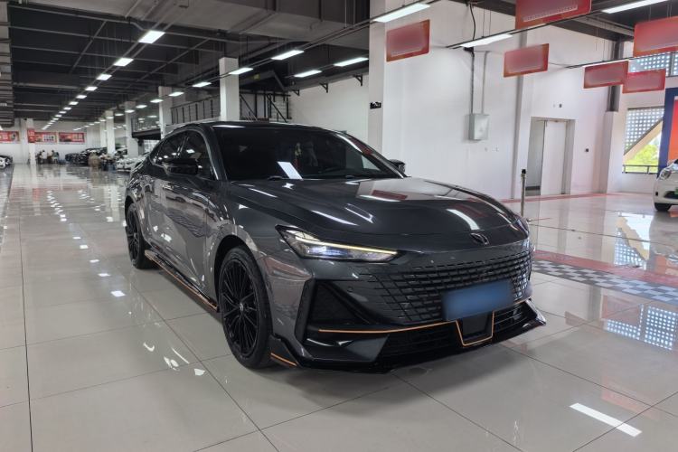 Used CHANGAN UNI-V 2022 1.5T Sport Edition Exterior 2
