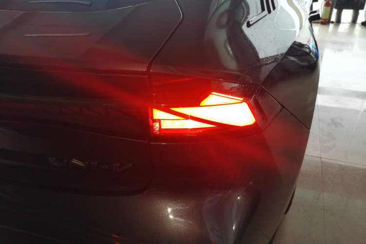 Used CHANGAN UNI-V 2022 1.5T Prestige Version Exterior 3