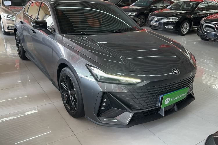 Used CHANGAN UNI-V 2022 1.5T Prestige Version Exterior 3