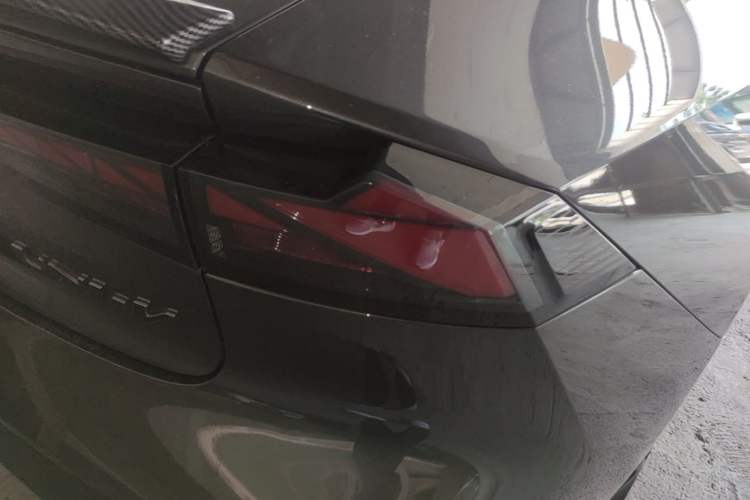 Used CHANGAN UNI-V 2022 1.5T Prestige Version Exterior 3
