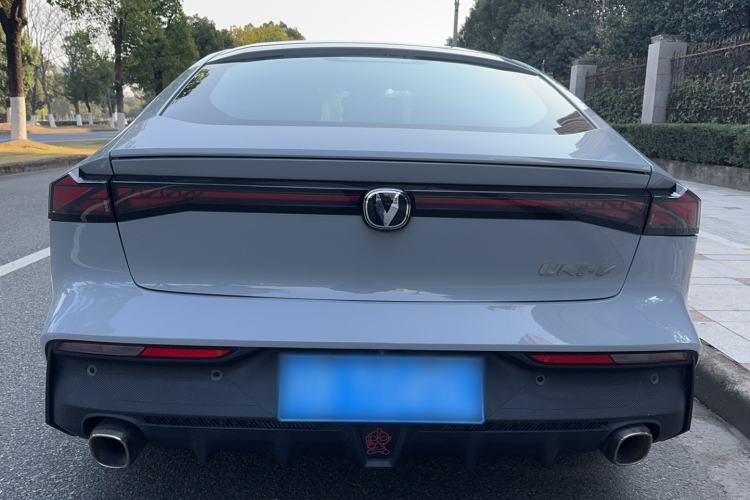 Used CHANGAN UNI-V 2022 1.5T Prestige Version Exterior 3