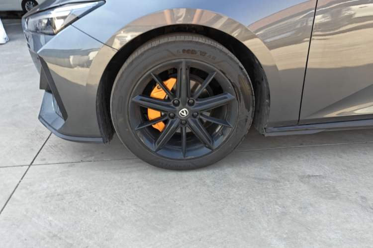 Used CHANGAN UNI-V 2022 1.5T Prestige Version Exterior 4