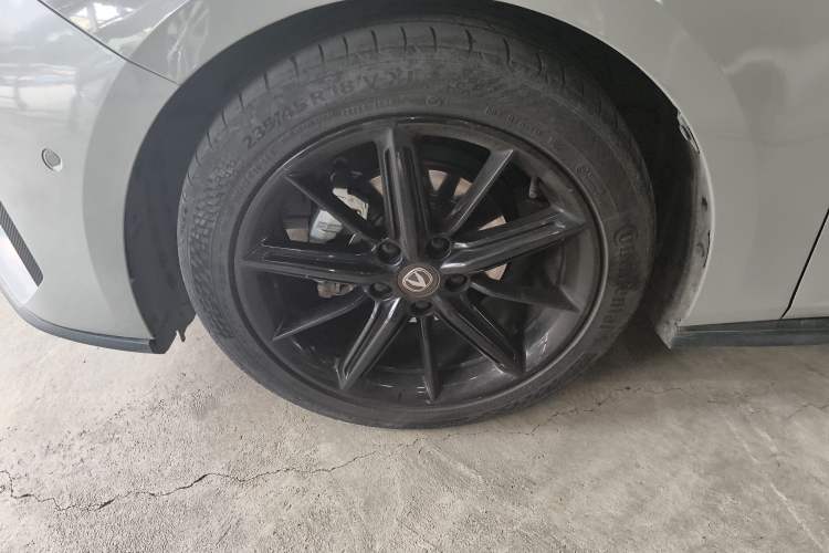 Used CHANGAN UNI-V 2022 1.5T Smart Navigation Version Exterior 4
