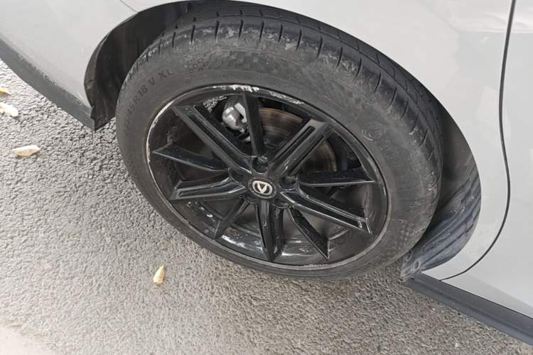 Used CHANGAN UNI-V 2022 1.5T Prestige Version Exterior 5