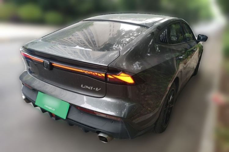 Used CHANGAN UNI-V 2022 1.5T Prestige Version Exterior 5
