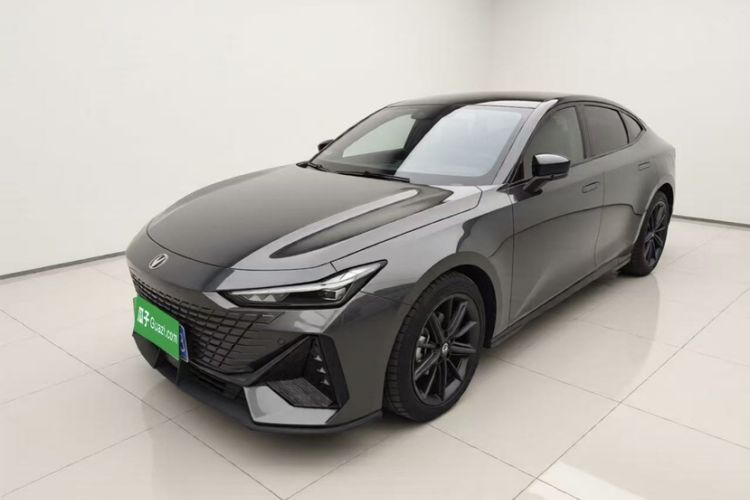Used CHANGAN UNI-V 2022 1.5T Prestige Version Exterior 5