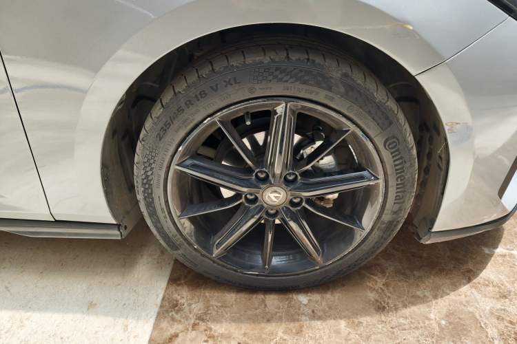Used CHANGAN UNI-V 2022 1.5T Prestige Version Exterior 5