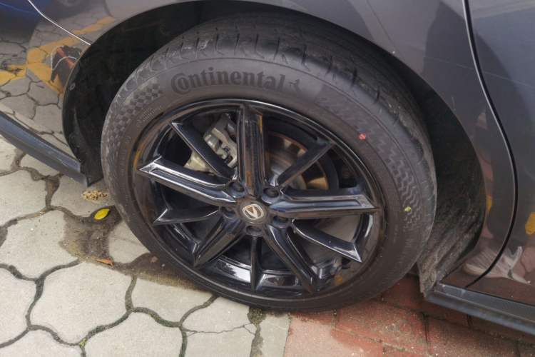 Used CHANGAN UNI-V 2022 1.5T Prestige Version Exterior 5