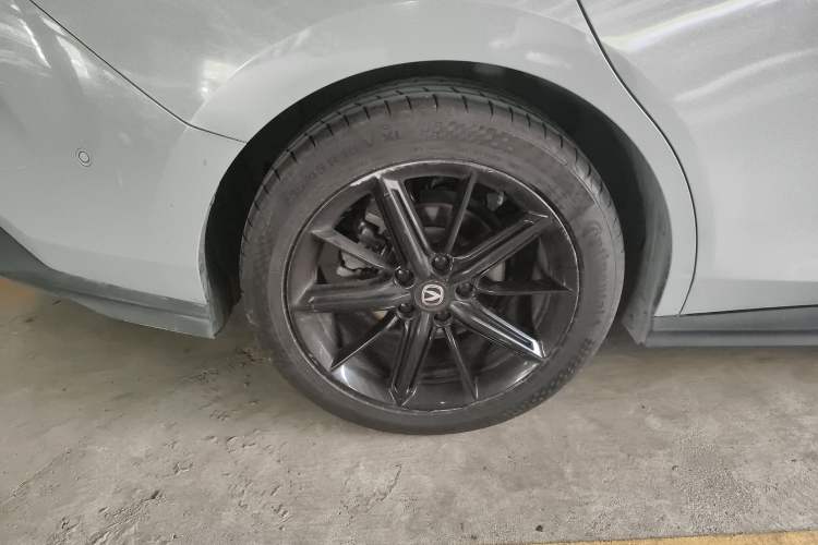 Used CHANGAN UNI-V 2022 1.5T Smart Navigation Version Exterior 5