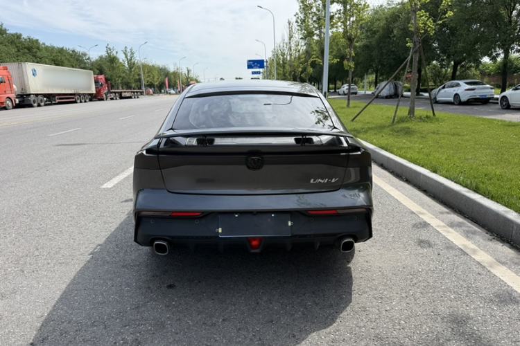 Used CHANGAN UNI-V 2022 1.5T Prestige Version Exterior 5