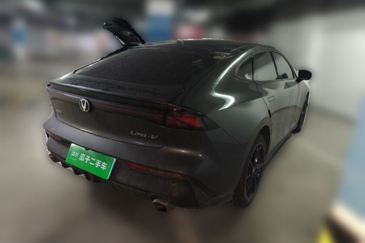 Used CHANGAN UNI-V 2022 1.5T Prestige Version Exterior 5