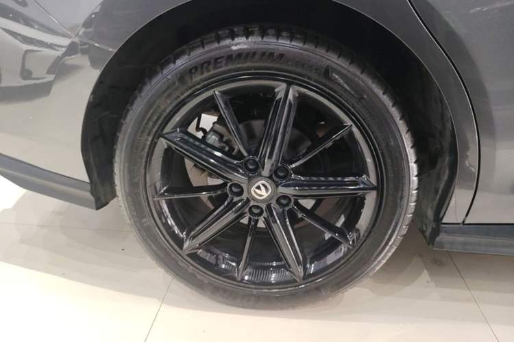 Used CHANGAN UNI-V 2022 1.5T Prestige Version Exterior 5