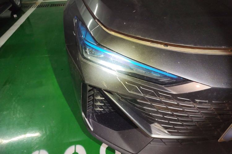 Used CHANGAN UNI-V 2022 1.5T Prestige Version Exterior 6