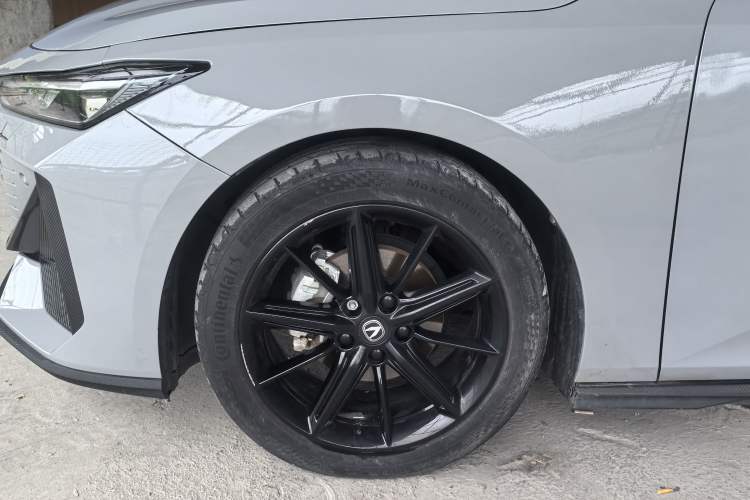 Used CHANGAN UNI-V 2022 1.5T Prestige Version Exterior 6