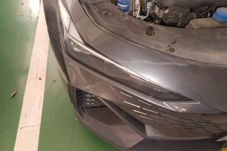 Used CHANGAN UNI-V 2022 1.5T Prestige Version Exterior 6