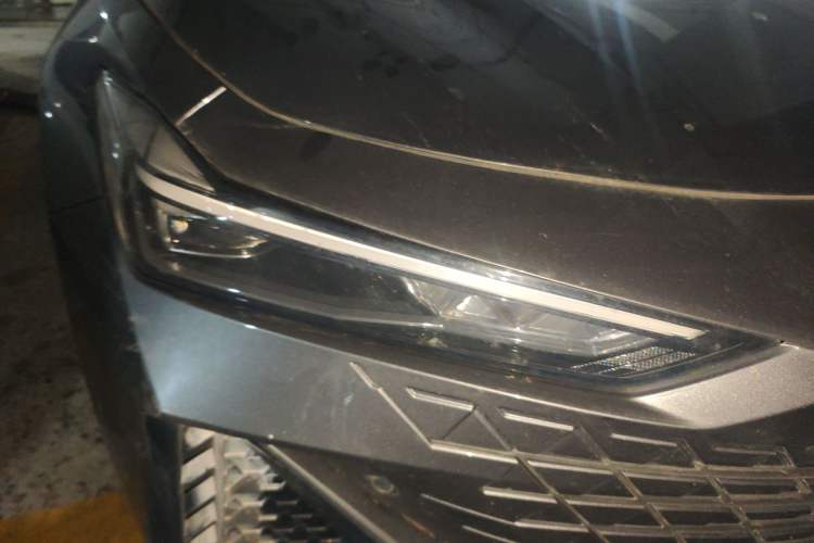 Used CHANGAN UNI-V 2022 1.5T Prestige Version Exterior 6