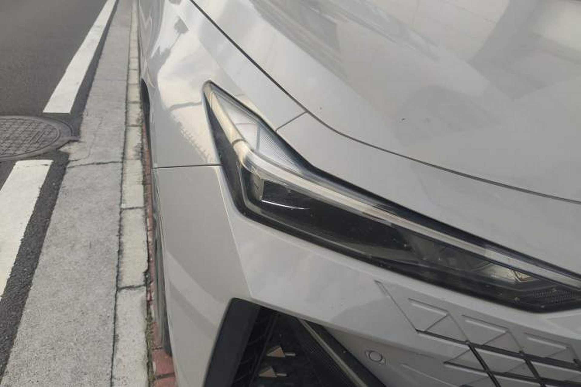 Used CHANGAN UNI-V 2022 1.5T Prestige Version Exterior 6
