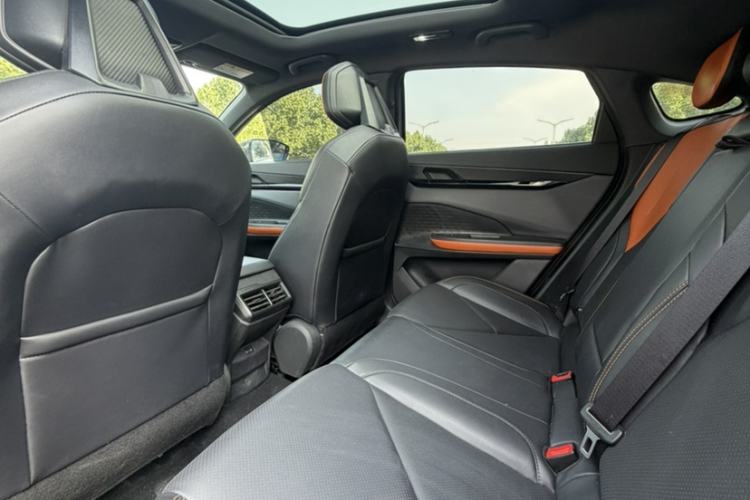 Used CHANGAN UNI-V 2022 1.5T Prestige Version Exterior 9