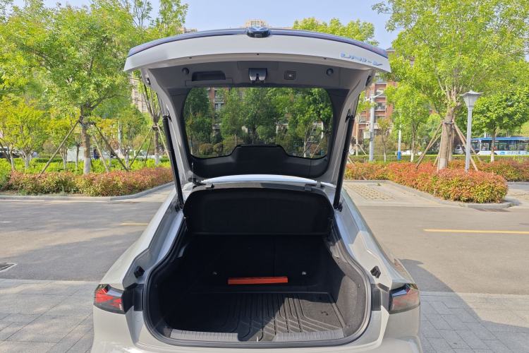 Used CHANGAN UNI-V 2022 1.5T Prestige Version Exterior 9