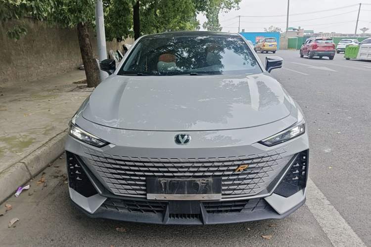 Used CHANGAN UNI-V 2022 1.5T Prestige Version Front