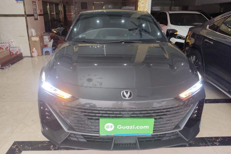 Used CHANGAN UNI-V 2022 1.5T Prestige Version Front