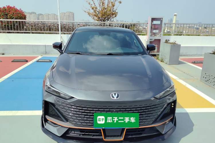 Used CHANGAN UNI-V 2022 1.5T Sport Edition Front