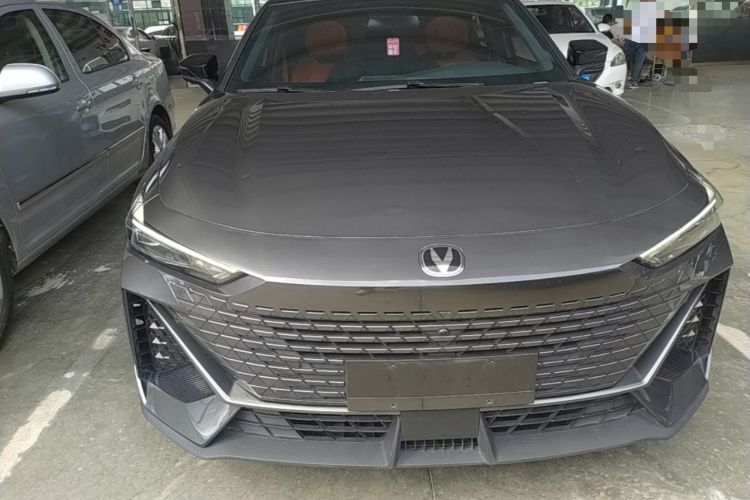 Used CHANGAN UNI-V 2022 1.5T Prestige Version Front
