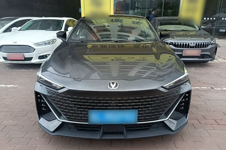 Used CHANGAN UNI-V 2022 1.5T Prestige Version Front