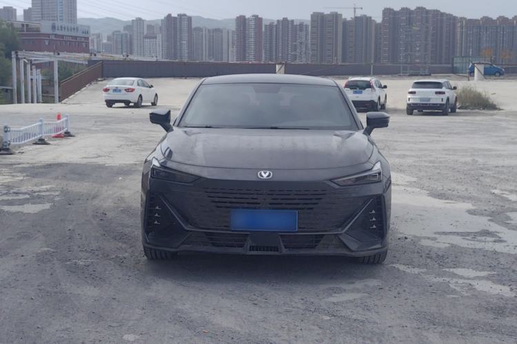 Used CHANGAN UNI-V 2022 1.5T Prestige Version Front