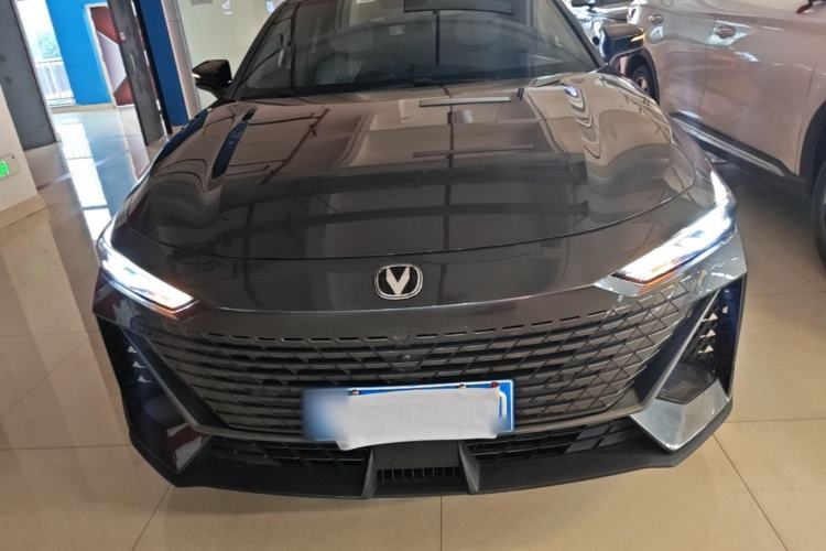Used CHANGAN UNI-V 2022 1.5T Prestige Version Front