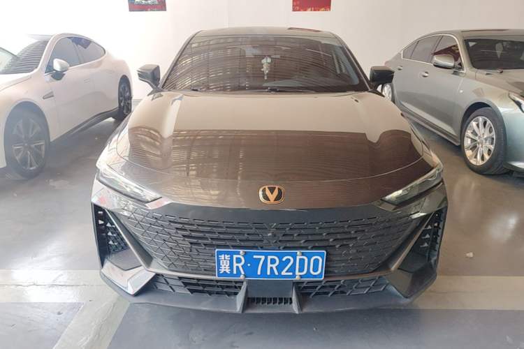 Used CHANGAN UNI-V 2022 1.5T Prestige Version Front