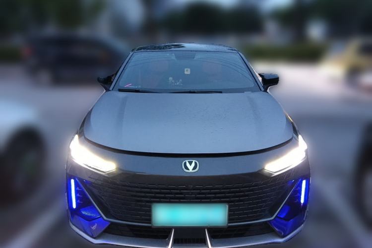 Used CHANGAN UNI-V 2022 1.5T Prestige Version Front
